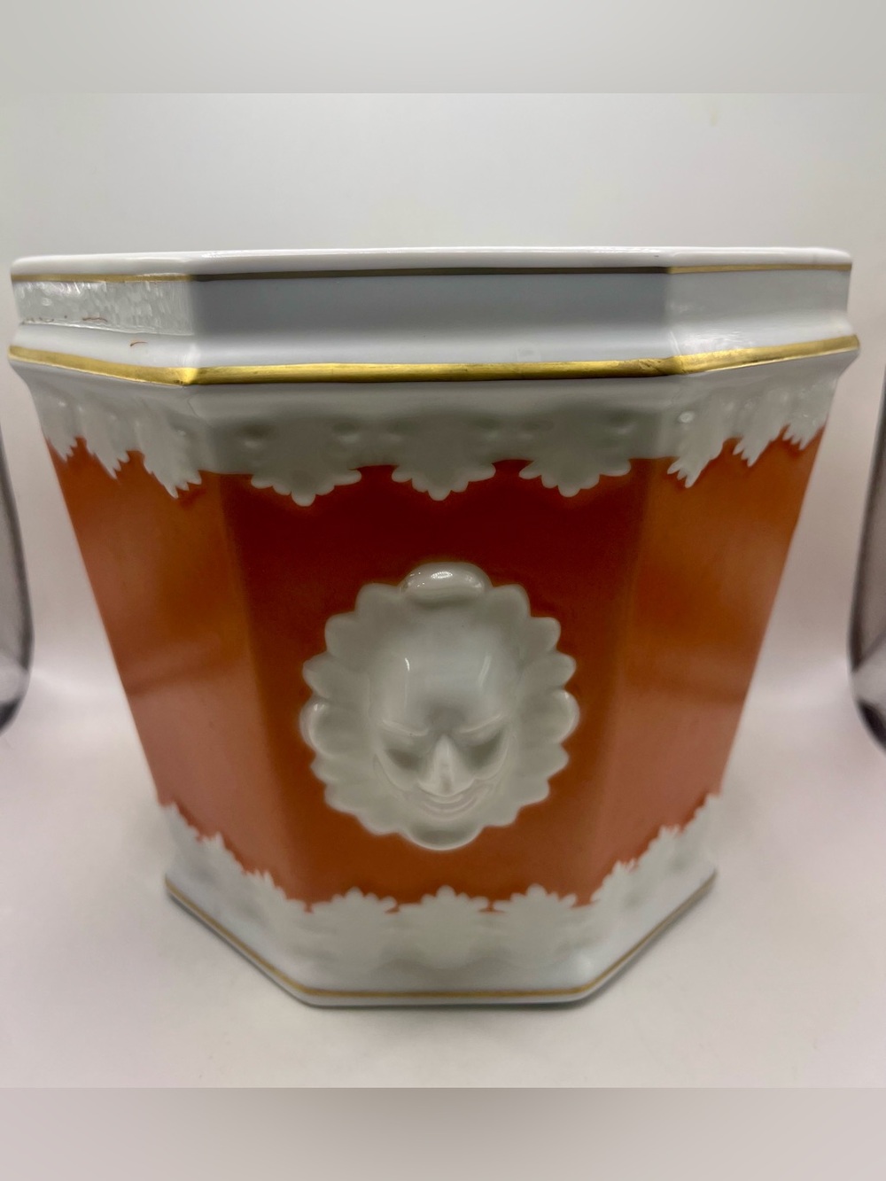 Vintage Vista Alegre Mottahedeh Cache Pot Sun Face Peach & White 22k Gold Accent